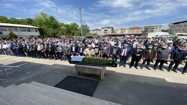 Adapazarı Belediye Başkanı Işıksunun babası son yolculuğuna uğurlandı