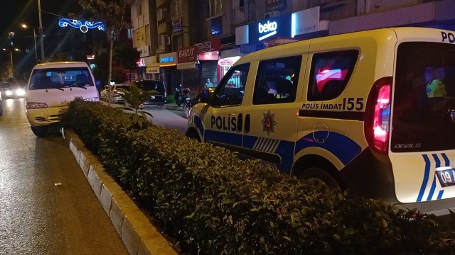 Alkollü sürücü önce refüje çıktı, sonra kaçtı