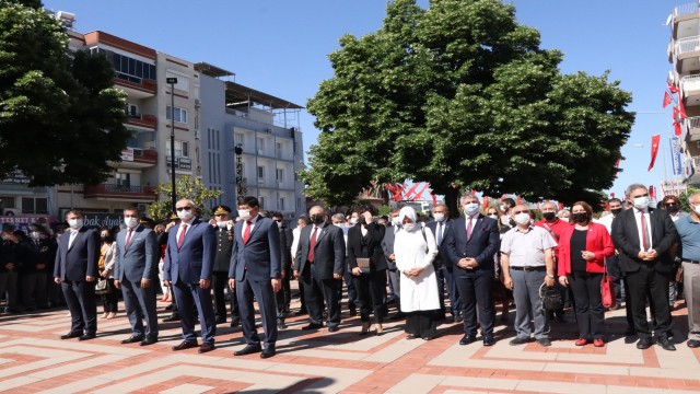 Atatürkü Anma, Gençlik ve Spor Bayramının 102. yıl dönümü Nazillide kutlandı