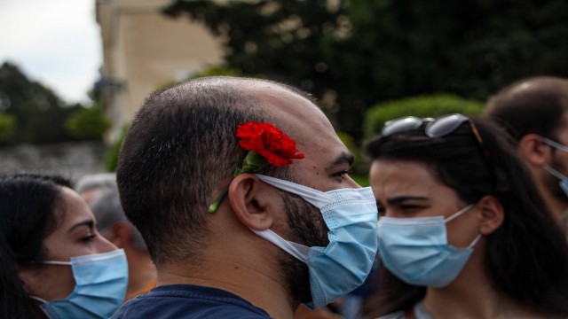 Atina halkı, İşçi Bayramını gecikmeli kutladı