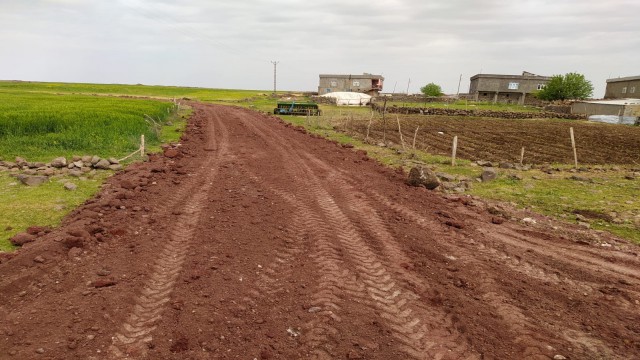 Bağlar Belediyesi 2 kırsal mahallenin yolunu birleştirdi