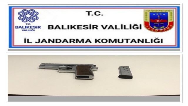 Balıkesirde jandarma 20 aranan şahsı yakaladı