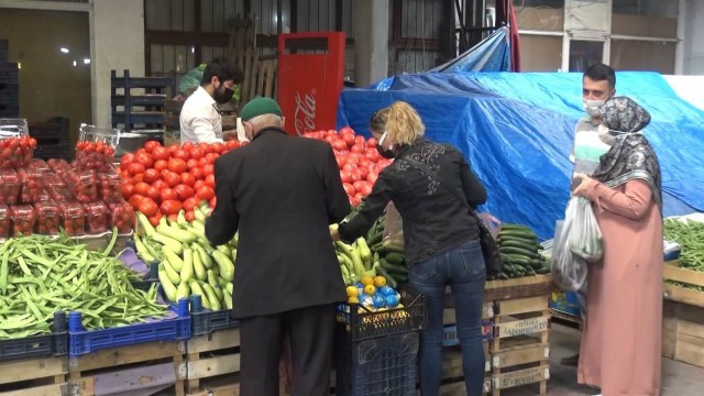 Bartında pazar yerleri geniş tedbirler altında 2nci kez açıldı