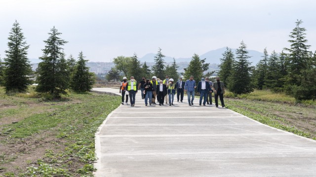 Başkan Büyükkılıç: “Recep Tayyip Erdoğan Millet Bahçesinin açılışını iple çekiyoruz”