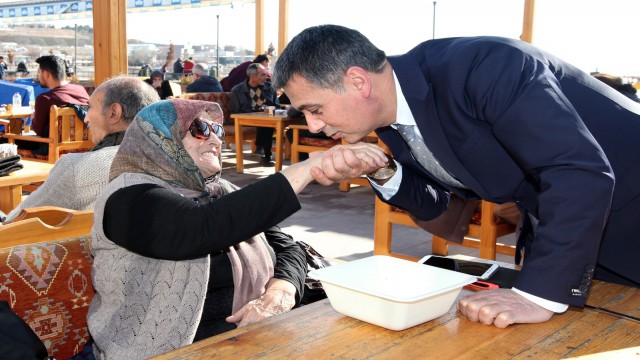 Başkan Şimşek: “Barış, sağlık ve huzur dolu nice bayramlar olsun”