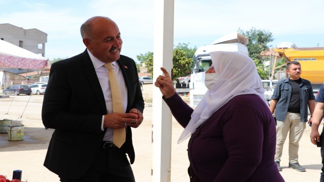 Başkan Türkyılmaz insan odaklı çalışmalarını sürdürüyor