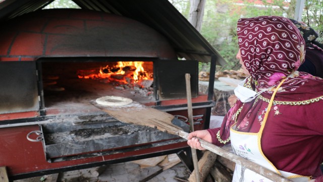 Bir hamleyle köyü dijital AVMye çevirdiler