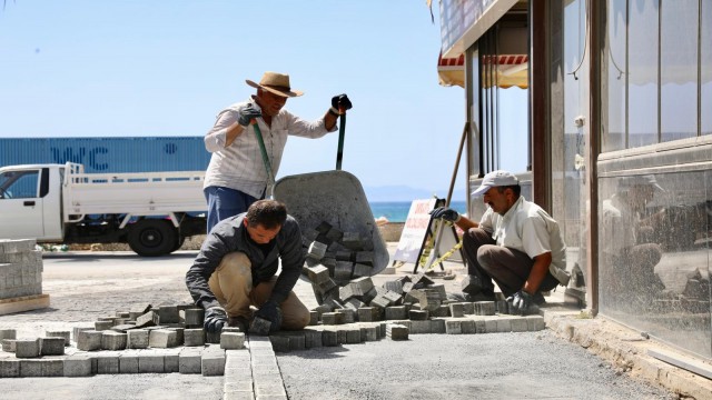 Didimde yol yapım çalışmaları devam ediyor