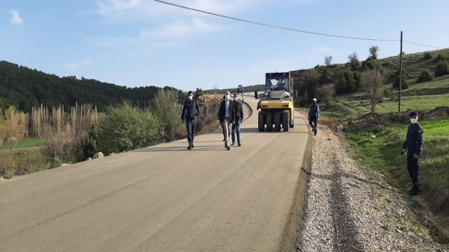 Dumlupınarda köy yollarına beton asfalt