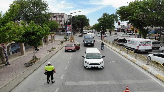 Edirnede ‘tam kapanma denetimleri aralıksız sürüyor