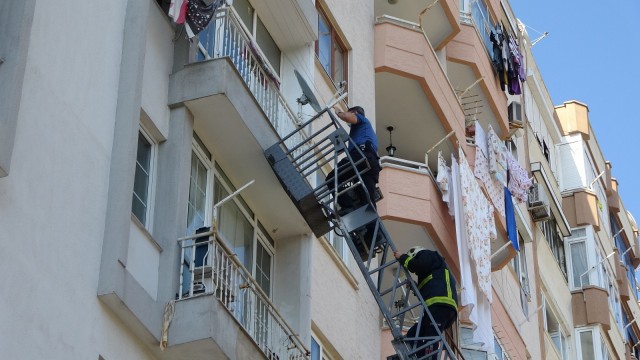 Emekli polis, meslektaşlarının balkondan girdiği evinde ölü bulundu