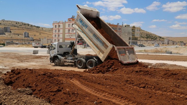 Haliliyede yeni parklarda çalışmalar tam hız sürüyor