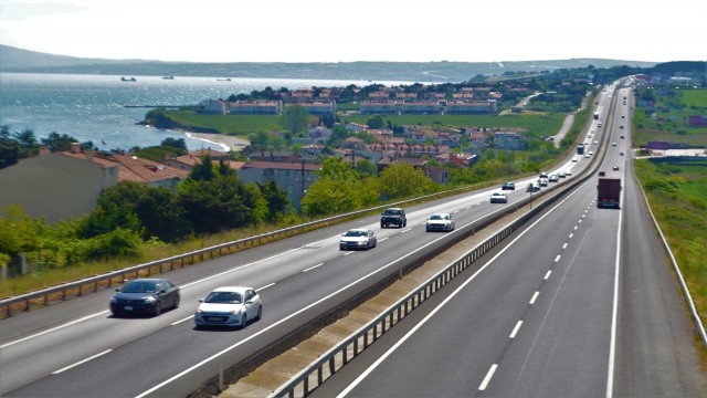 İstanbul-Tekirdağ yolunda çift yönlü yoğunluk var