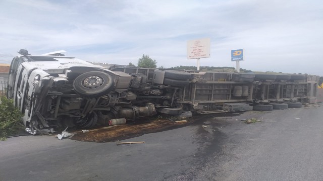 İzmirde feci kaza: 2 ölü, 5 yaralı