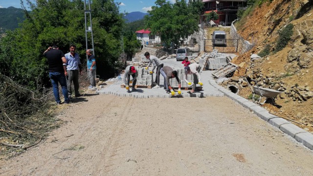 Kahramanmaraşta 3 ilçeye 57 bin metrekarelik kilit parke yol