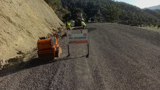 Kahramanmaraşta 5 mahallede yol bakım onarım çalışması yapılıyor