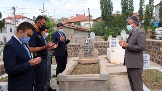 Kıbrıs kahramanlarından Polat paşa mezarı başında anıldı