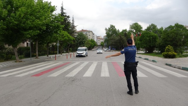 Kırklarelinde tam kapanmada denetimler devam ediyor