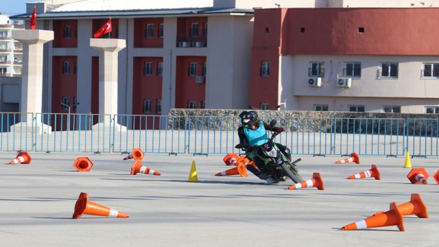 Motosiklet sürüş becerileri etkinliği nefes kesti