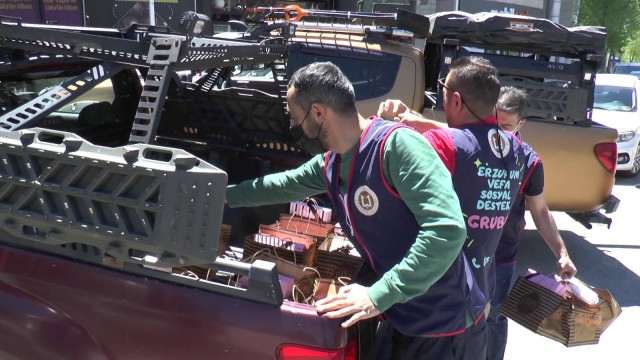 Off-Road Doğa Sporları Kulübü üyeleri bayram öncesi tatlı dağıttı