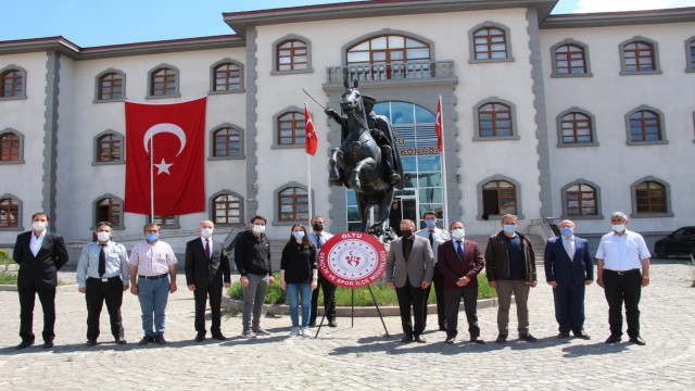 Oltuda 19 Mayıs Gençlik ve Spor Bayramı töreni