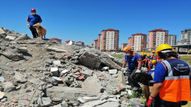 (Özel) Destek AFAD gönüllülerine enkazda arama kurtarma eğitimi