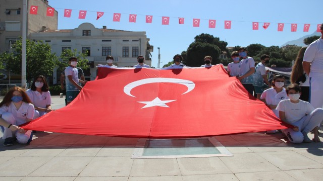 Pandeminin gölgesinde bayram kutlaması