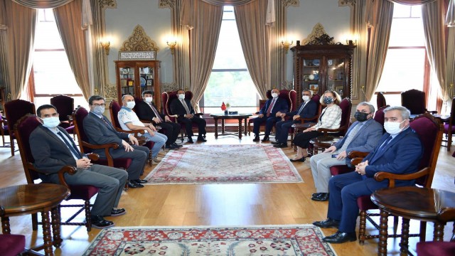 Rektör Karacoşkun İstanbul Üniversitesi Rektörü Çapak ile bir araya geldi