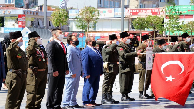 Sakaryada 19 Mayıs kutlaması korona virüs tedbirlerine göre yapıldı