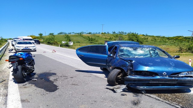 Şarköyde otomobille çarpışan motosikletteki 2 kişi yaralandı