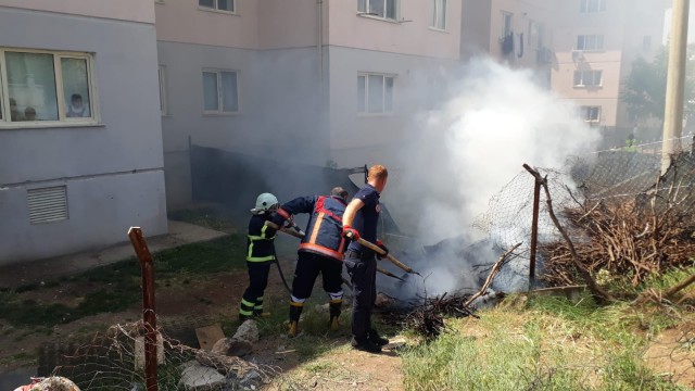 Siirtte odunlukta çıkan yangın itfaiye ekiplerince söndürüldü