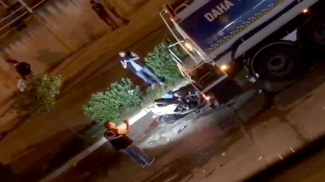 Sulama tankerine çarpan motosikletli genç hayatını kaybetti