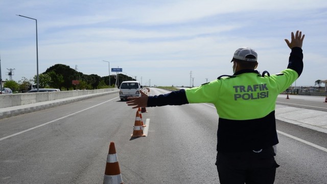 Tam kapanmada Kırklarelinde denetimler hem havadan hem de karadan devam ediyor