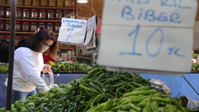 Tam kapanmada market pahalı geldi pazar kıymete bindi