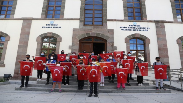 Tarihi mekanlar Gençliğe Hitabe ile yankılandı