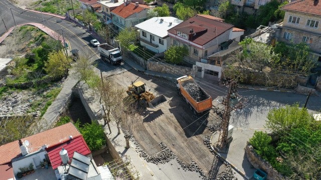 Yavuz Sultan Selim Caddesinde sıcak asfalt için çalışmalar başladı